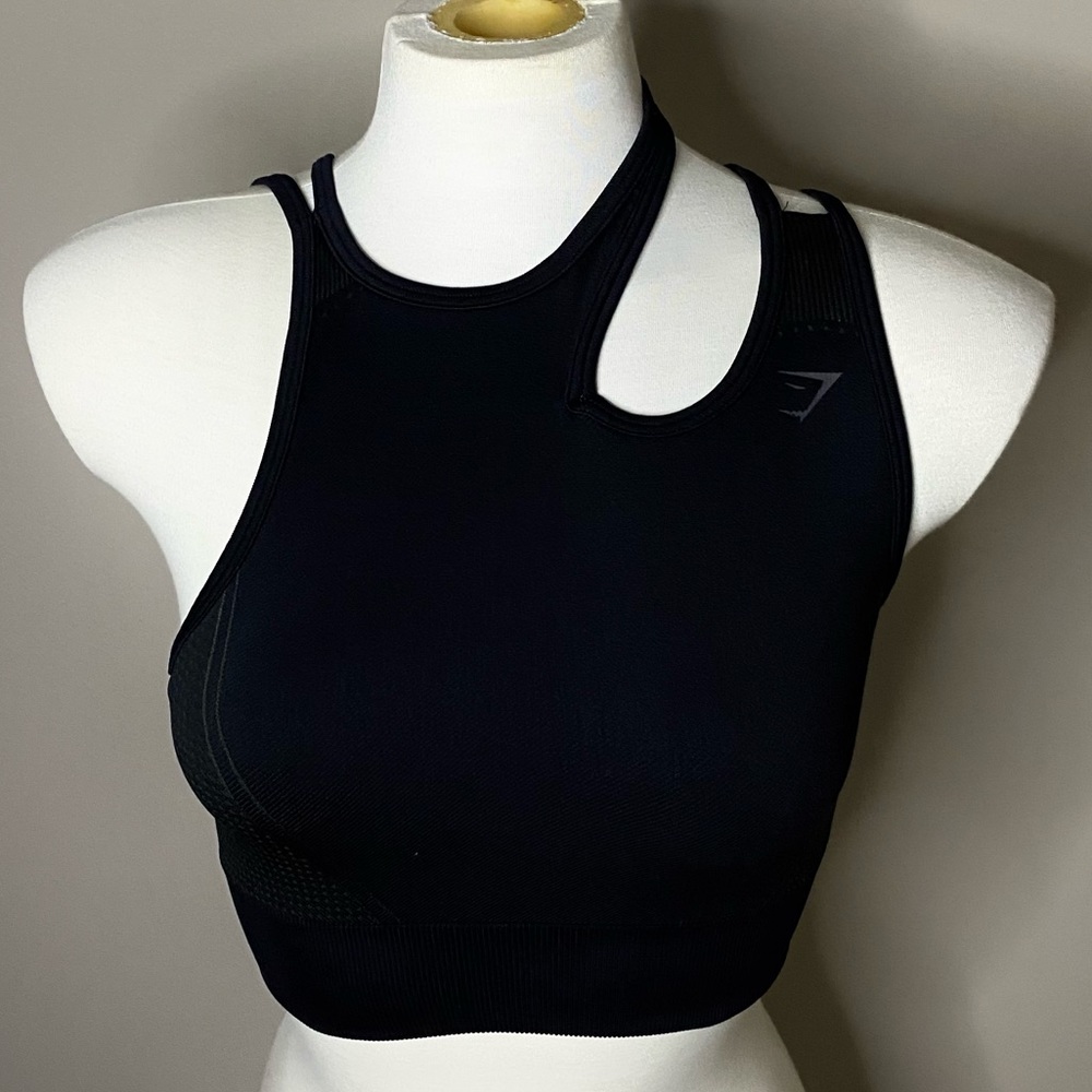 Gymshark black crop top M